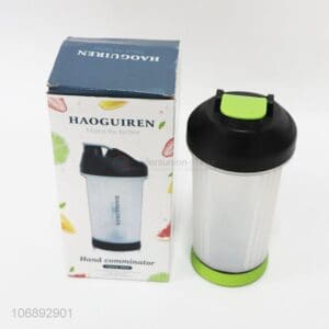 Manual portable juice blender